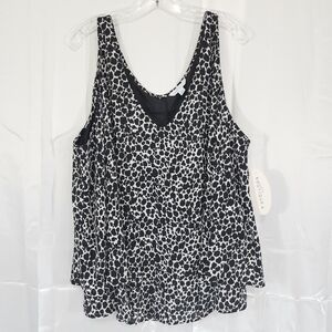 Boutique Size 3X Black and White Sleeveless Relaxed Tank Top